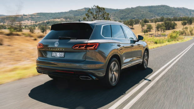 Volkswagen Touareg R-Line review 2020 driving