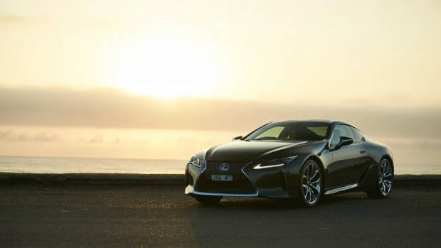 Lexus LC 500 Inspiration Series 2020 green