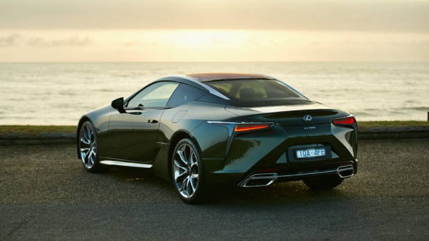 Lexus LC 500 Inspiration Series 2020 green
