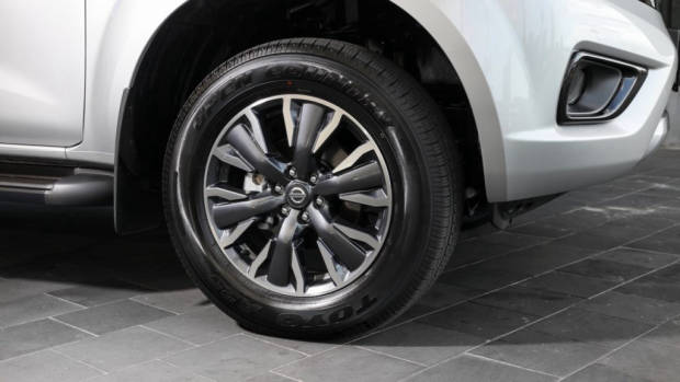 2020 Nissan Navara ST - 4