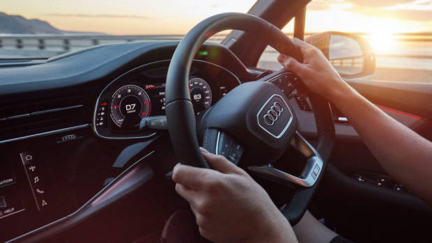2020 Audi Q7 steering wheel
