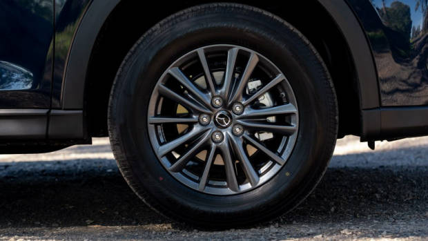 Mazda CX-5 Maxx Sport wheel detail
