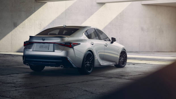 Lexus IS 2021 reveal rear end