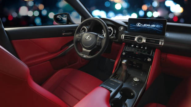 Lexus IS 2021 seats dashboard