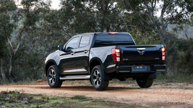 Mazda BT-50 offroad gun blue