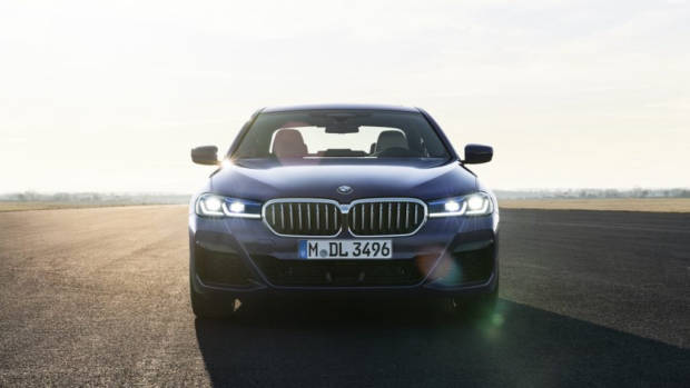 2021 BMW 5 Series snout