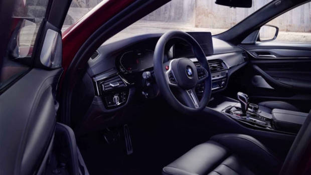 2021 BMW M5 interior