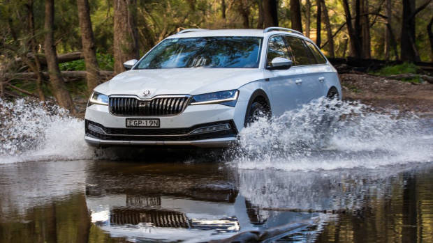 Superb Superb Scout 200TSI water crossing