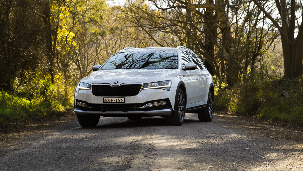 Superb Superb Scout 200TSI review front end