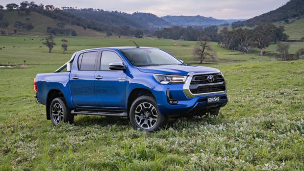 2020 Toyota Hilux SR+