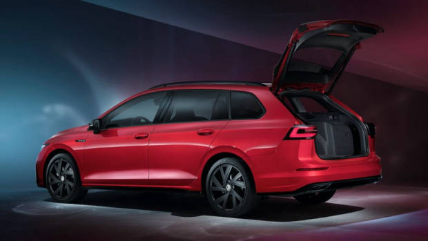 2021 Volkswagen Golf Wagon Boot