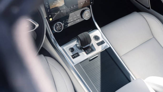 2021 Jaguar XF Knob