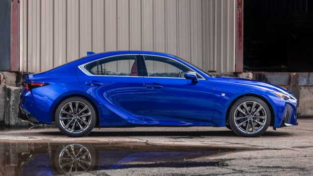 2021 Lexus IS Profile