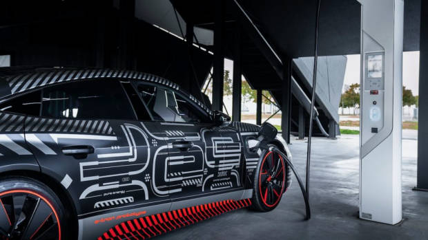 The Audi e-tron GT chargin