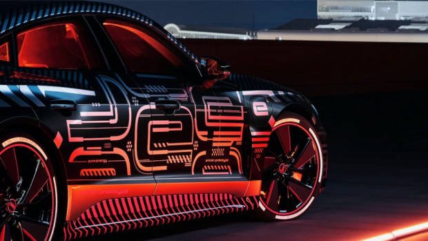 The Audi e-tron GT Side-on