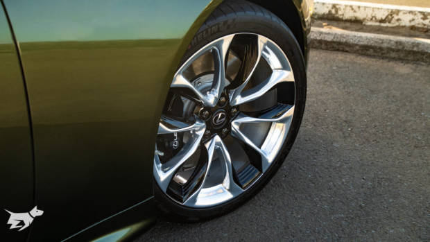 21 inch wheels on the 2021 Lexus LC 500 Convertible