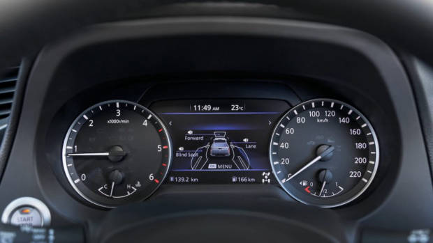 2021 Nissan Navara Display