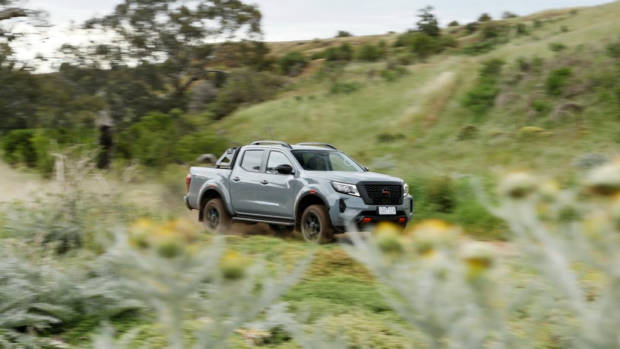 2021 Nissan Navara Pro 4X action