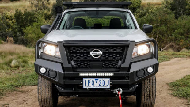 2021 Nissan Navara SL accessories nudge bar