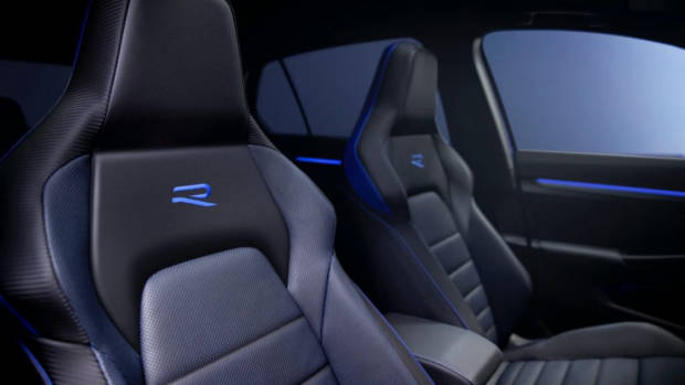 2022 Volkswagen Golf R seats