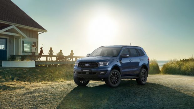 Ford Everest Sport 2021 blue front end
