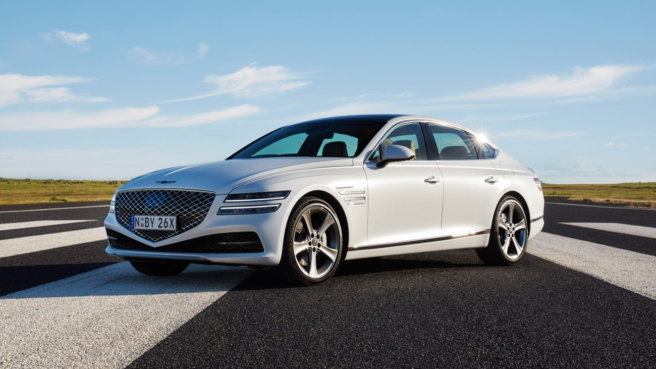 Genesis G80 2021 3.5 white front end