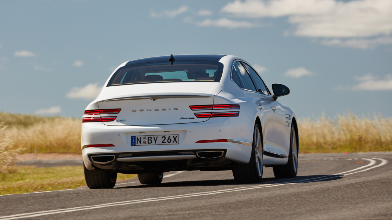 Genesis G80 2021 3.5 white rear end