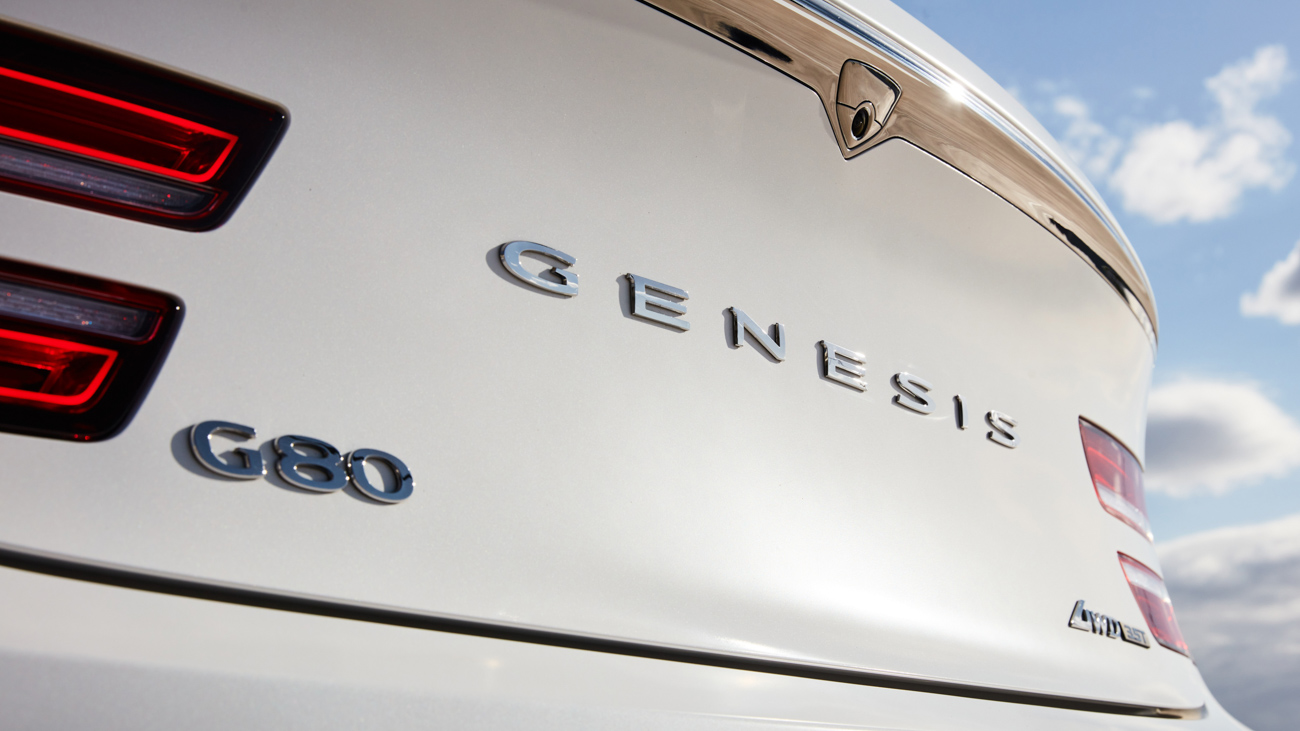 Genesis G80 2021 rear deck badging