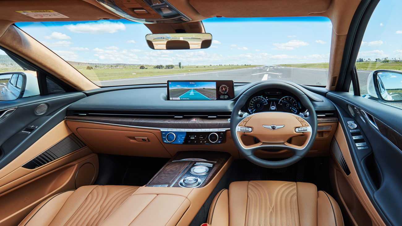 Genesis G80 2021 tan interior dashboard