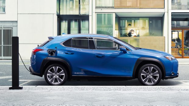 Lexus UX 300e EV 2021 charging