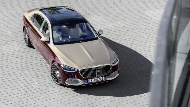 aMercedes Maybach S Class 2021 red gold two tone