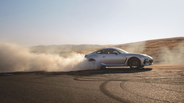 Subaru BRZ 2022 silver burnout
