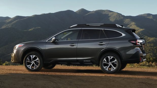 Subaru Outback 2021 grey off road