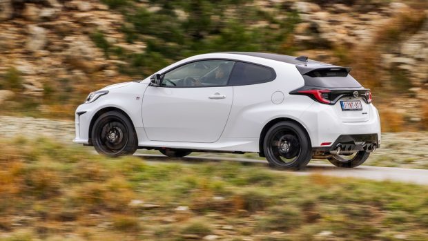 Toyota GR Yaris Rallye 2021 white side profile