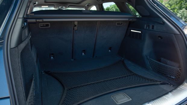 Audi SQ5 TDI 2020 boot space