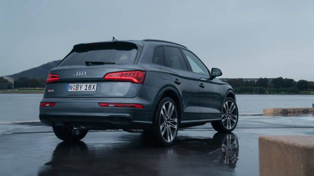 Audi SQ5 TDI 2020 Daytona Grey rear end