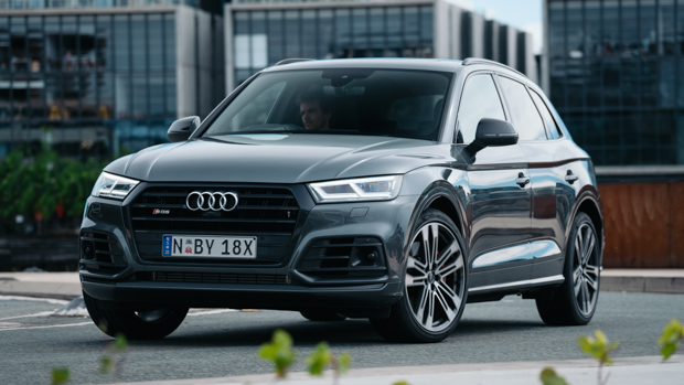 Audi SQ5 TDI 2020 cornering