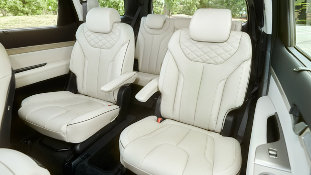 Hyundai Palisade 2021 captains chairs