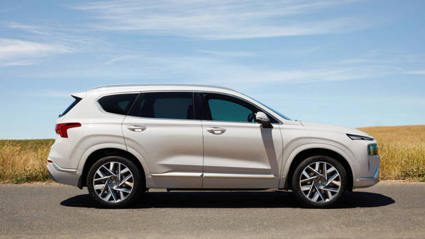 Hyundai Santa Fe 2021 Highlander white side profile