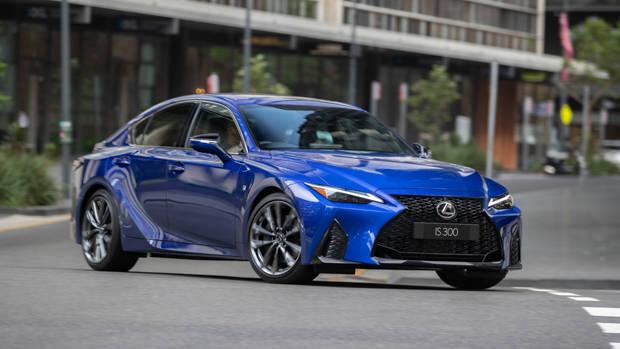Lexus IS F Sport 2021 blue front end