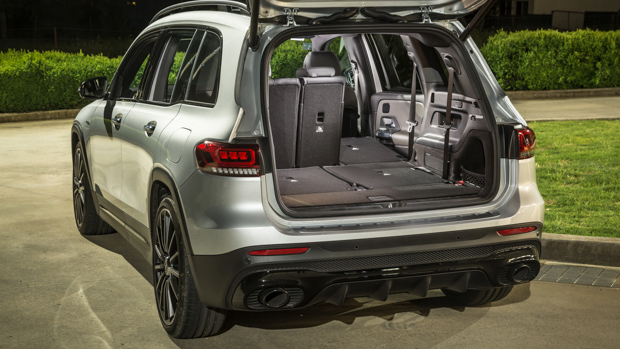 Mercedes-AMG GLB 35 2021 boot folding seats