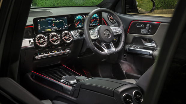 Mercedes-AMG GLB 35 2021 dashboard