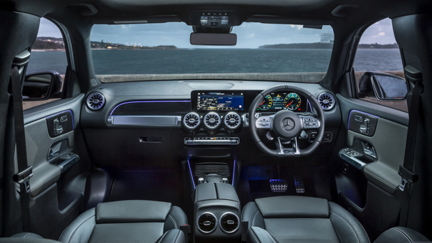Mercedes-AMG GLB 35 2021 dashboard