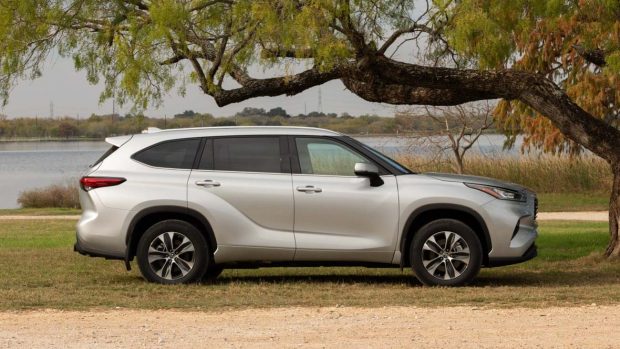 Toyota Kulger 2021 side