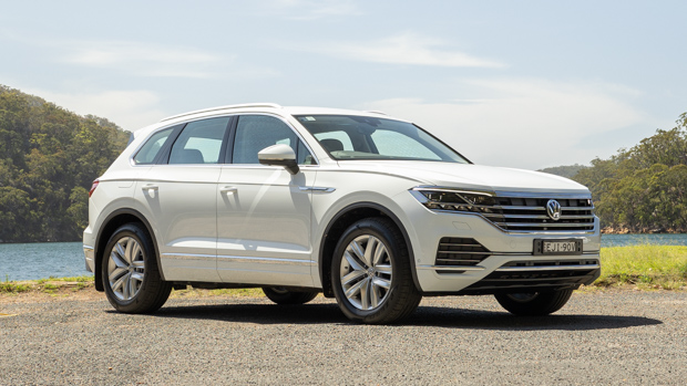 Volkswagen Touareg 2021 white front