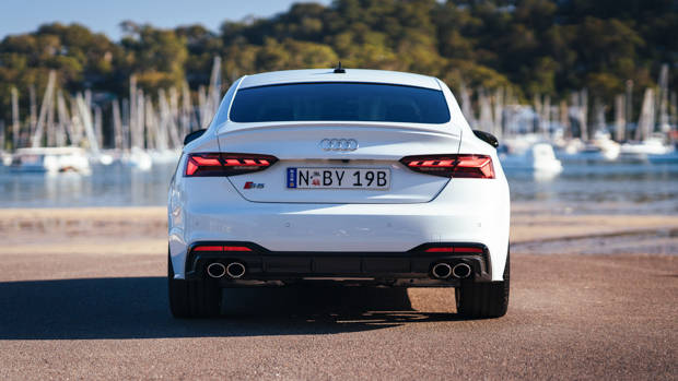 Audi S5 Sportback 2021 glacier white rear end
