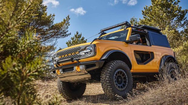 Ford Bronco 2021 two-door close up