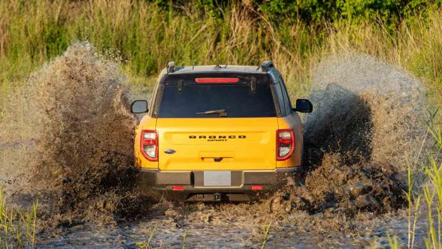 Ford Bronco Sport 2021 water