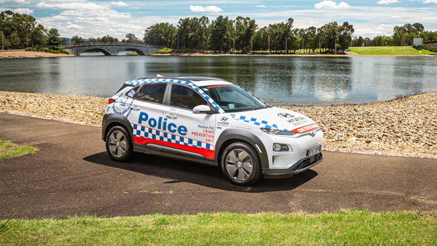Hyundai Kona Electric 2021 police front
