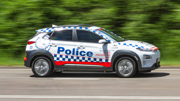 Hyundai Kona Electric 2021 police driving side